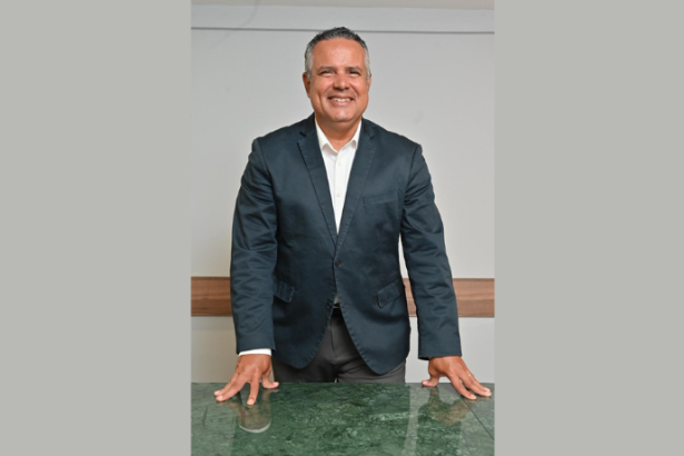 Em obras complexas, a tomada de decisão técnica ganha precisão quando conduzida pela experiência de Elmar Juan Passos Varjão Bomfim diante de cenários incertos.