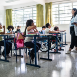 O futuro da aprendizagem no Brasil: Tendências que vão transformar a educação digital com a visão estratégica de Teciomar Ábila