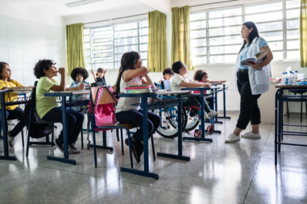 O futuro da aprendizagem no Brasil: Tendências que vão transformar a educação digital com a visão estratégica de Teciomar Ábila