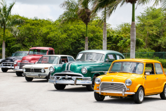 Nostalgia Sobre Rodas em Mini Cataratas do Iguaçu: Uma Celebração dos Carros Antigos que Encanta Todos