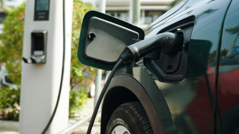 Cadillac no Brasil: marca estreia no país com estratégia focada em carros elétricos de luxo