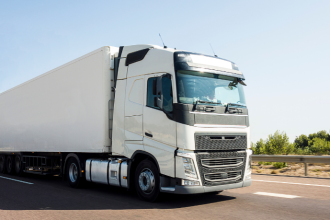 Caminhões no Brasil alcançam eficiência ambiental de destaque global e impulsionam nova fase do transporte sustentável