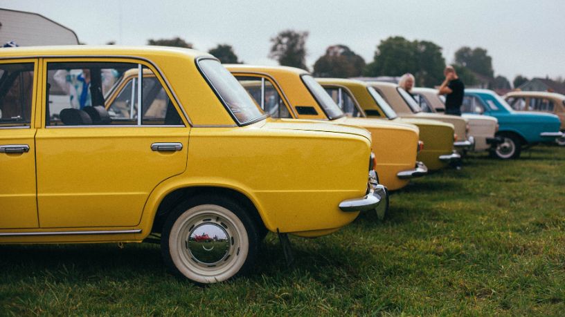 Carros dos anos 2000 mais buscados no Brasil: por que esses modelos ainda fazem sucesso