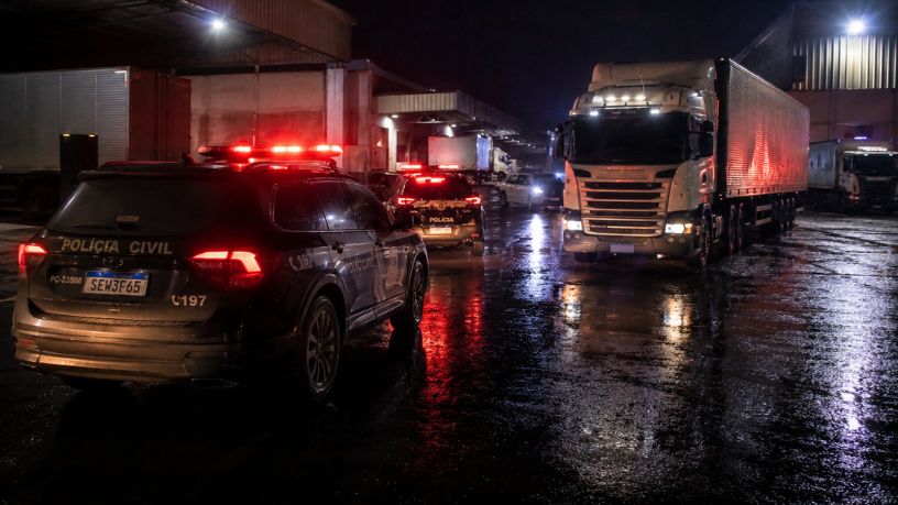 Como o roubo de caminhões nas rodovias brasileiras impacta a logística e a economia nacional