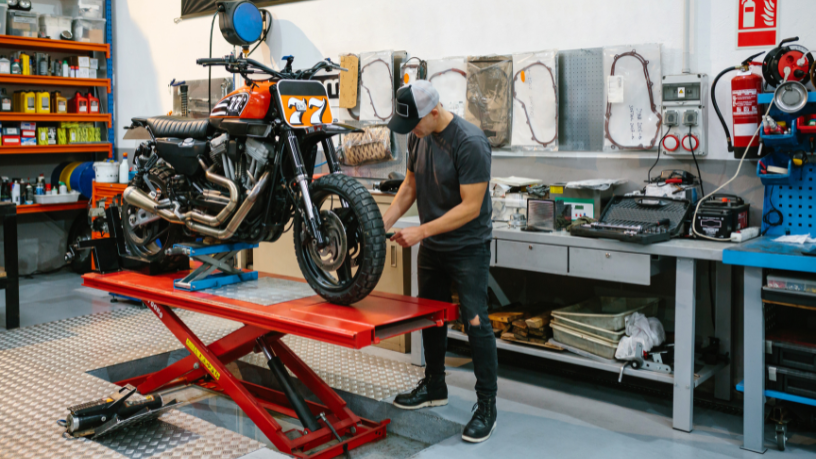 Produção de motos no Brasil tem melhor semestre em 15 anos: o que explica o boom das duas rodas